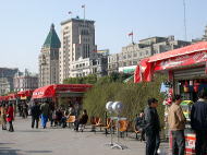 �܂��������ƌ����̂ɁA�����吨�̊ό��q��