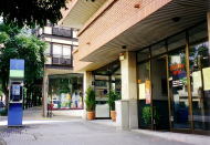 �ł����킹�̂���X�|�[�c�N���u�̑O�@