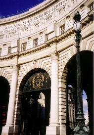 �A�h�~�����e�B�E�A�[�`